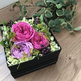 オールドローズのフラワーボックス